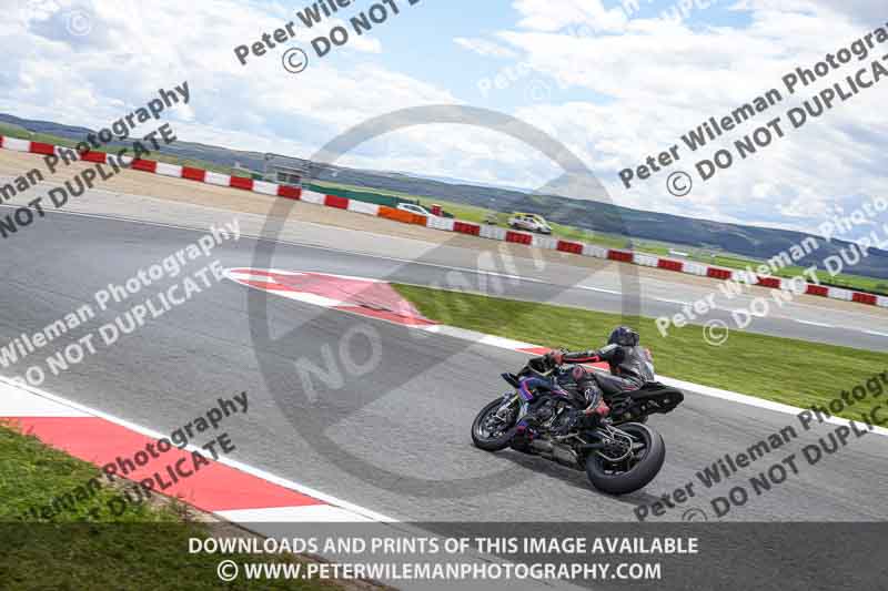 cadwell no limits trackday;cadwell park;cadwell park photographs;cadwell trackday photographs;enduro digital images;event digital images;eventdigitalimages;navarra;no limits trackdays;peter wileman photography;racing digital images;trackday digital images;trackday photos